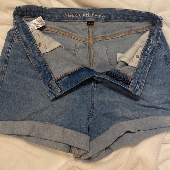 American Eagle Curvy Mom Shorts - Picture 2 of 4